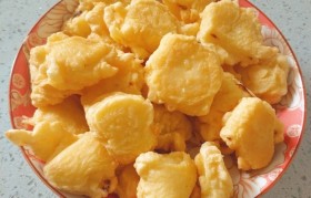 拔丝奶豆腐的做法 拔丝奶豆腐的做法视频家常