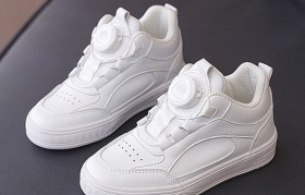 白鞋子 白鞋子洗完为什么会黄