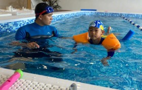 水里生孩子 水中分娩水下实拍