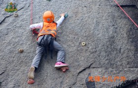儿童攀岩 儿童攀岩的好处和危害