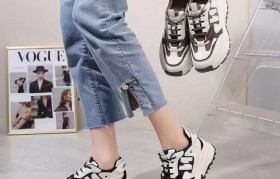 老爹鞋配什么裤子 黑色老爹鞋配什么裤子