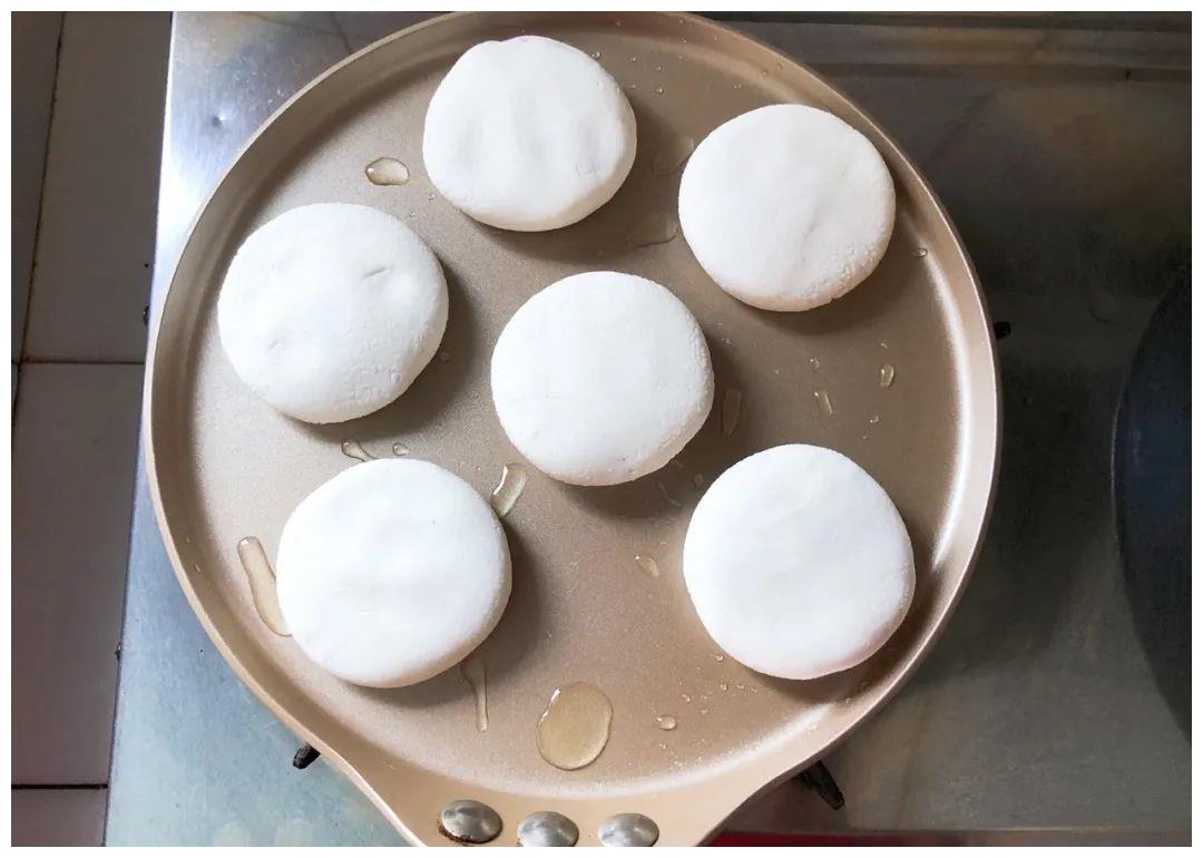 蒸年糕的做法家常做法 蒸年糕的做法家常做法视频蒸年糕用泛水还是热水