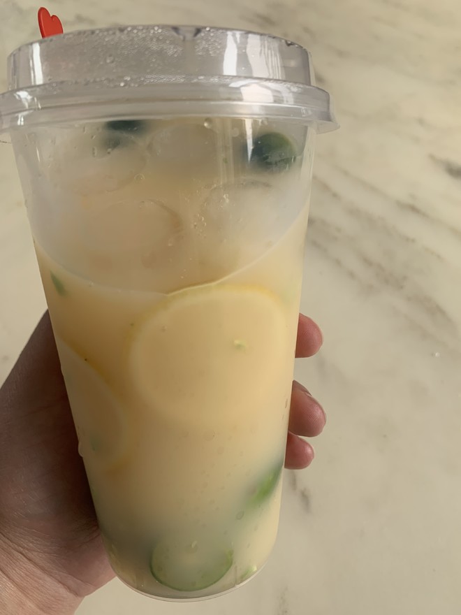 金桔柠檬水的做法 奶茶店金桔柠檬水的做法 金桔柠檬水的做法 奶茶店金桔柠檬水的做法