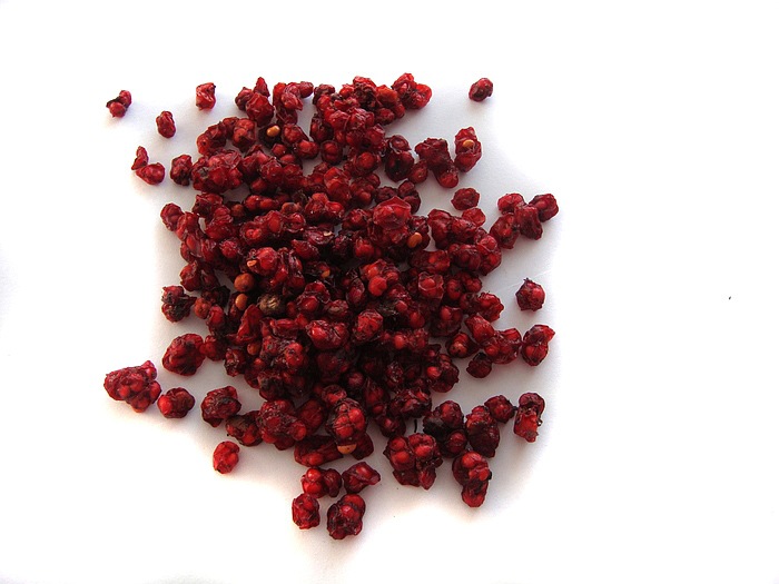 五味子是什么 五味子是什么功效 五味子是什么 五味子是什么功效