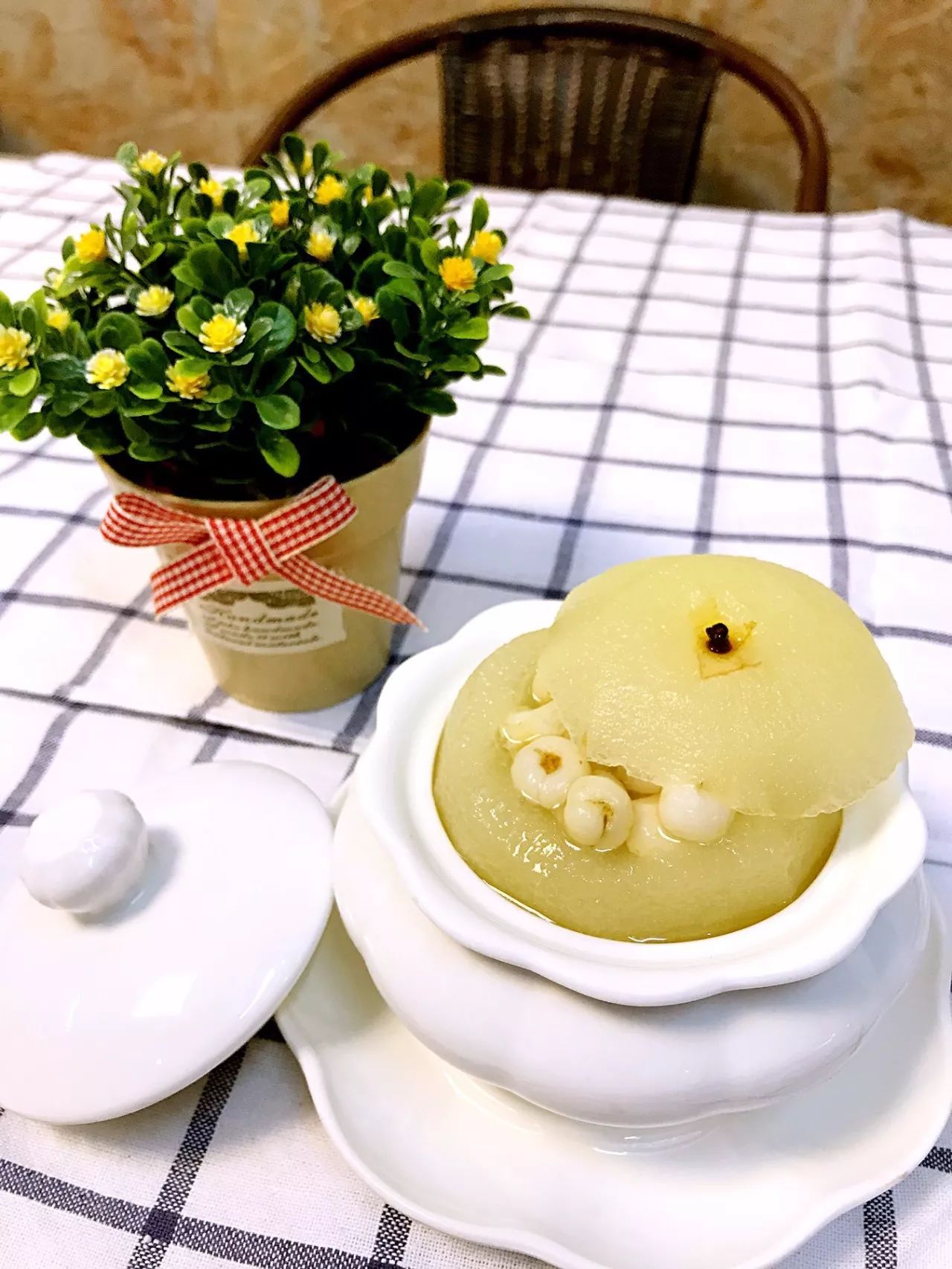 川贝母炖雪梨 川贝母炖雪梨的功效