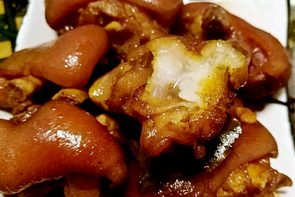 如何卤猪蹄 烤猪蹄怎么做