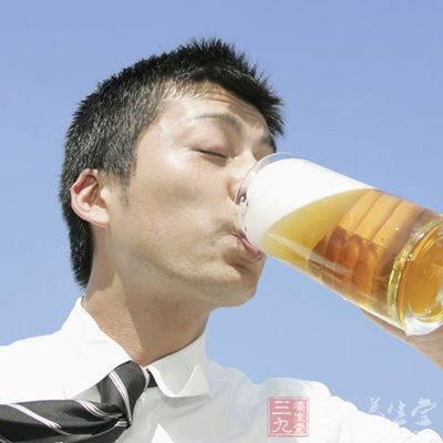 喝啤酒技巧 喝啤酒技巧8种方法让你千杯不醉