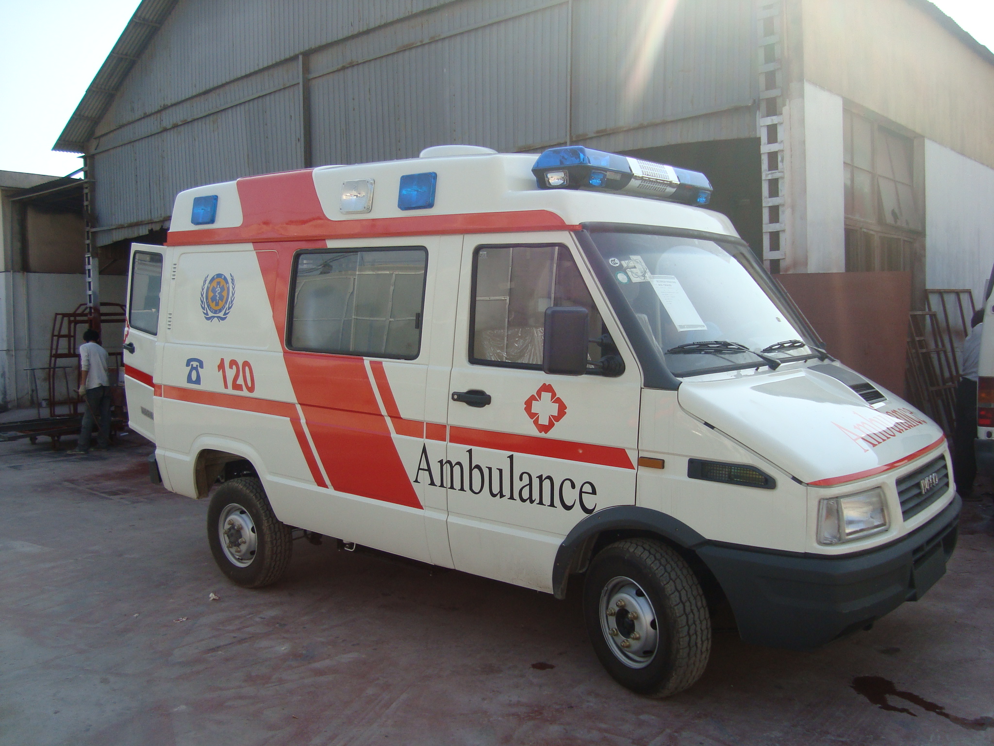 救护车的英文 救护车的英文单词怎么读